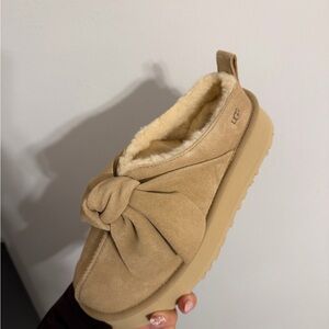 UGG Platform Slip-on Bow